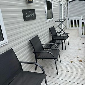 2 Bedroom Caravan With All The Comforts Of Home Cowes  Exterior photo