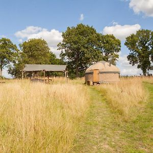 Ash Yurt Hotel Weald Exterior photo