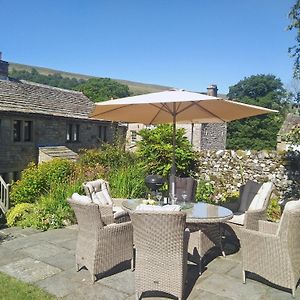 Hilltop Barn Villa Starbotton Exterior photo