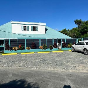 Estate Monteview St John Apartment Exterior photo