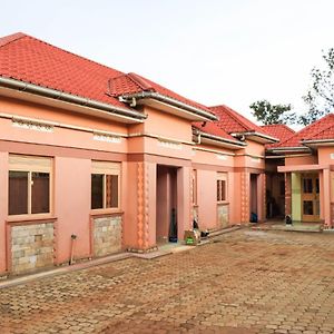 Queen'S Luxury Apartment Oyugis Exterior photo