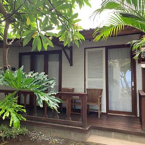 Nalika Beach Resort&Restaurant Umeanyar Exterior photo