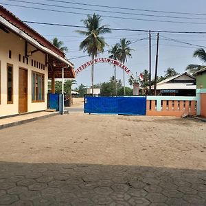 Villa Berkah Izzul Sawarna Exterior photo