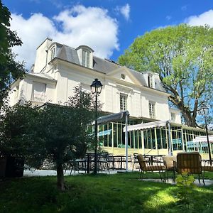 Il Maestro - Hotel Restaurant Du Chateau Ecouen Exterior photo