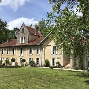 Les Souris Dans Le Grenier Bed & Breakfast Courpignac Exterior photo