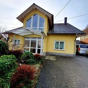 Ferienwohnungen Beckingen-Haustadt, Ideal Fuer Familien, Urlauber Und Geschaeftsreisende Exterior photo