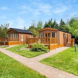 Canterbury Reach Lodge Retreat Petham Exterior photo