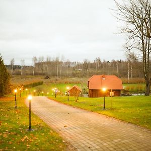 Kundzini Hotel Bīriņi Exterior photo