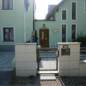 Gartenpension Prosl Apartment Wina Exterior photo