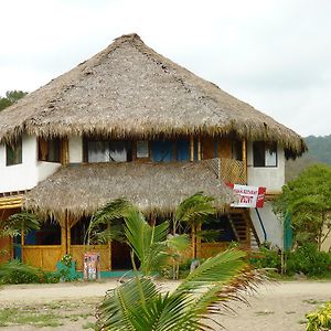 Wipeout Cabaña Restaurant Bed & Breakfast Las Tunas Exterior photo