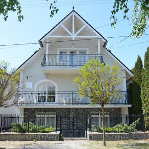 Villa Ladver Heviz Exterior photo