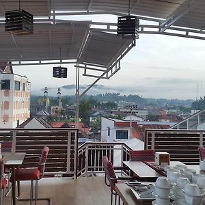 Treeli Boutique Hotel Bukittinggi Exterior photo