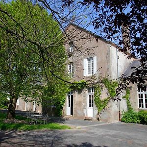 La Bonne Ecole Bed & Breakfast Les Landes-Genusson Exterior photo