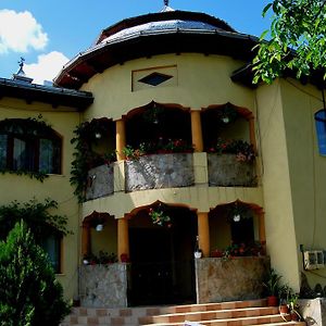 Pensiunea Cassandra Hotel Târgu Neamţ Exterior photo