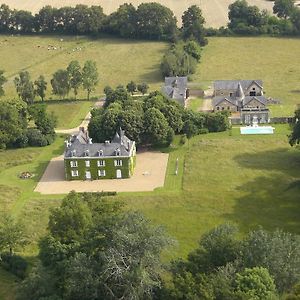 Chateau Des Lutz Bed & Breakfast Daon Exterior photo