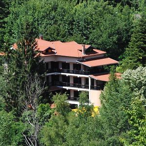 Family Hotel Ilinden Shipkovo  Exterior photo