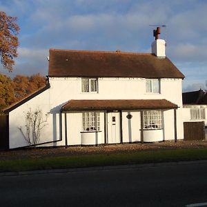 Rose Cottage Bed & Breakfast Solihull Exterior photo