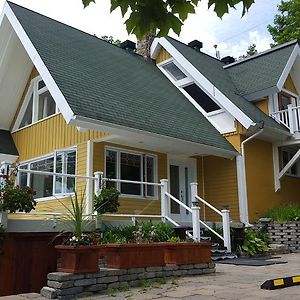 Gite Au Perchoir Bed & Breakfast Baie-Saint-Paul Exterior photo