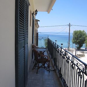Gorgona Apartment Milina Exterior photo