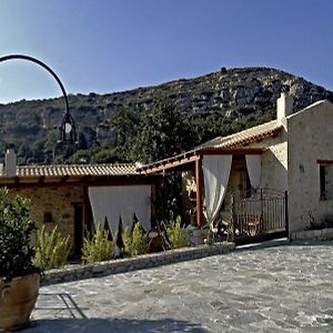 Agroikies Stratakis State Hotel Agios Thomas  Exterior photo