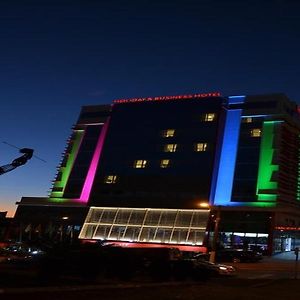 Holiday & Business Hotel - Em Frente Ao Centro De Eventos E Arena Conda Chapeco Exterior photo