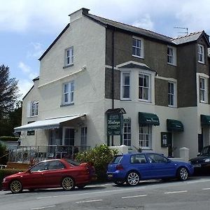 The Moelwyn Hotel & Restaurant Criccieth Exterior photo