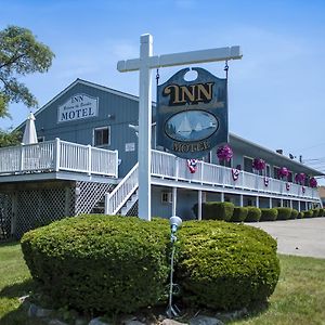 Inn Between The Beaches & Villager York Exterior photo