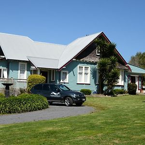 Connemara Country Lodge Awhitu Exterior photo