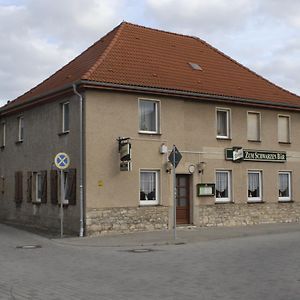 Gasthaus ,,Zum Schwarzen Bar" Hotel Gusten Exterior photo