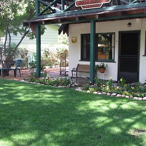 Kern Riverfront Lodge Kernville Exterior photo