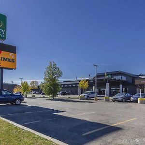 Quality Inn & Suites Saskatoon Exterior photo