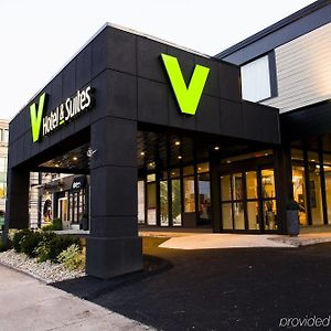 V Hotel & Suites Moncton Exterior photo