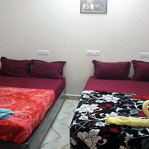 Krish Rooms And Stay Chennai Exterior photo