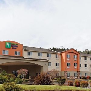 Holiday Inn Express & Suites Canyonville Exterior photo