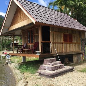 Eka's Bungalows Maninjau Exterior photo