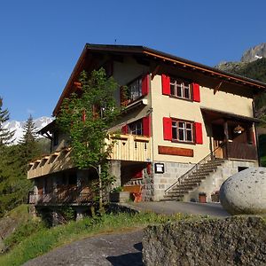 Gasthaus Goescheneralp Hotel Goschenen Exterior photo