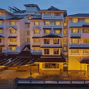 Sterling Guruvayur Hotel Exterior photo