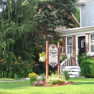 Ambiance By The Falls B&B Niagara Exterior photo