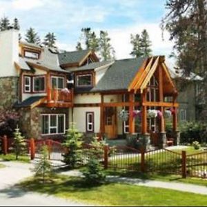 Beaujolais Boutique B&B At Thea'S House Banff Exterior photo