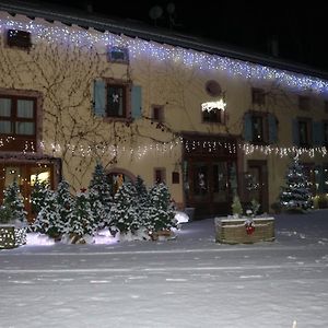 Auberge De La Charriole Hotel Taintrux Exterior photo