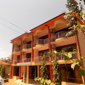 Entebbe Traveller'S Hotel Exterior photo