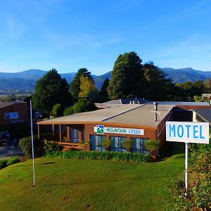 Mountain Creek Motel Bar&Restaurant Mount Beauty Exterior photo