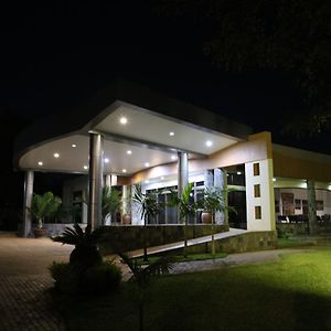 Twangale Park Hotel Lusaka Exterior photo