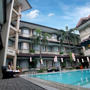 Bentani Hotel & Residence Cirebon Exterior photo