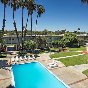 Golden Sails Hotel Long Beach Exterior photo