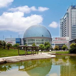 Ramada Plaza Sino-Bay Shanghai Hotel Fengxian Exterior photo