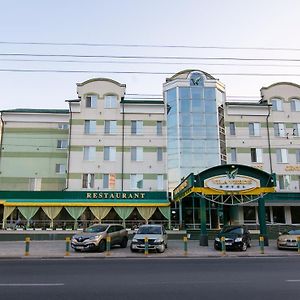 Vila Verde Hotel Chisinau Exterior photo