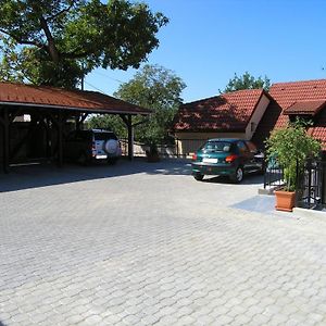 Penzion Pod Hradom Hotel Trencin Exterior photo