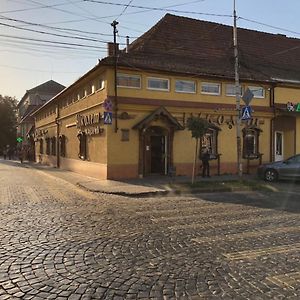 Hotel Daniel Mukacheve Exterior photo