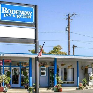 Rodeway Inn&Suites Roseburg Exterior photo